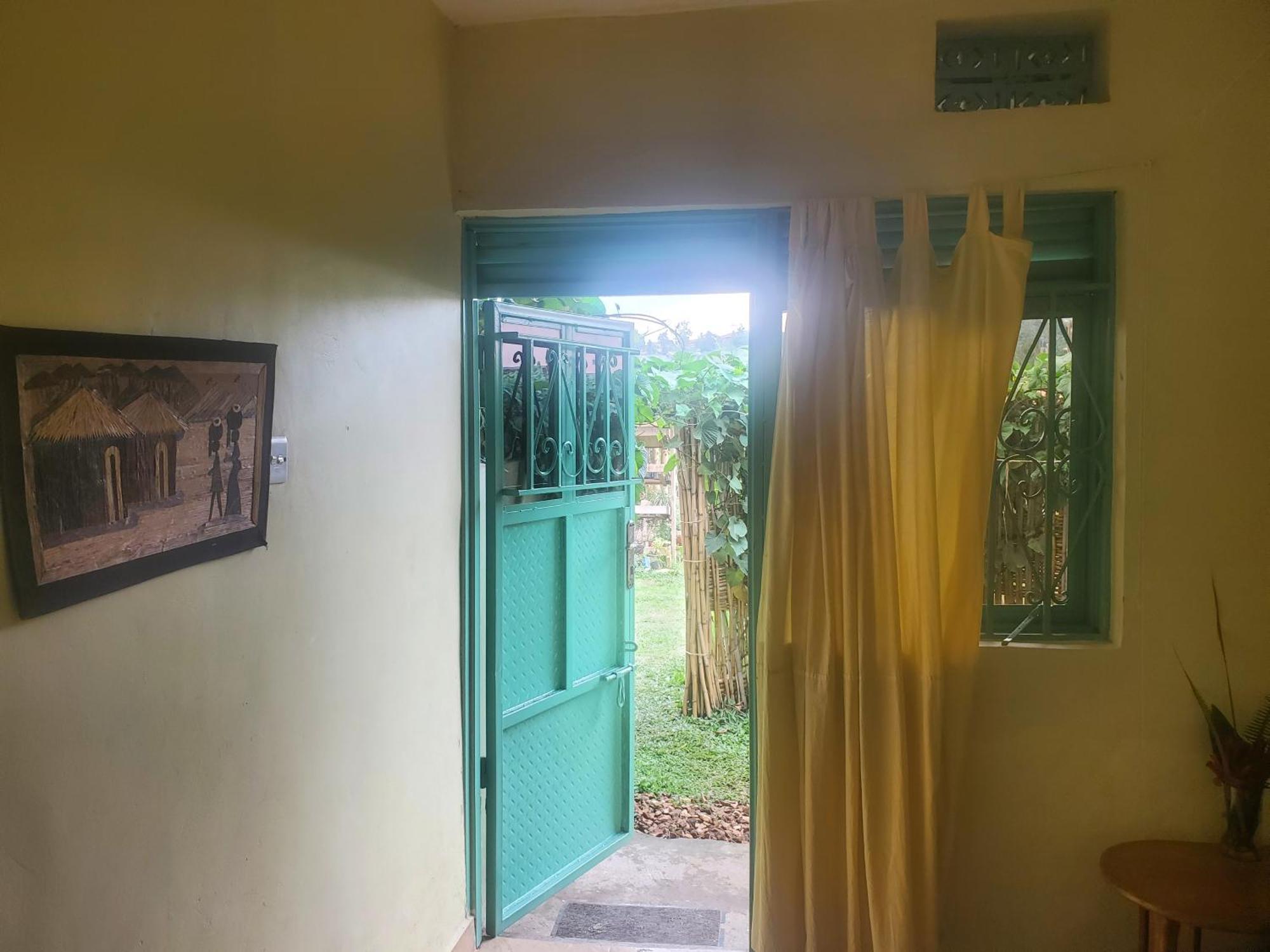 Gaia Eco Hub Bnb Fort Portal Exterior foto